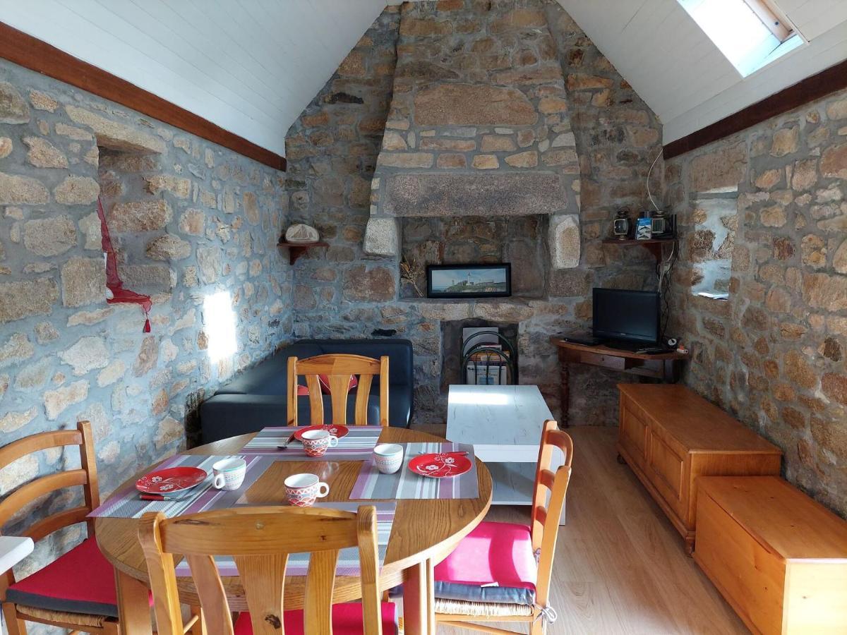 Holiday Home In Plouarzel Kültér fotó